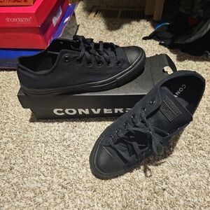 Converse Men Size 8 Black Sneakers